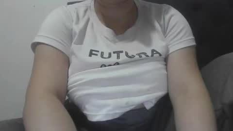 isabellaa_hills_ online show from October 2025 03:35:02 PM