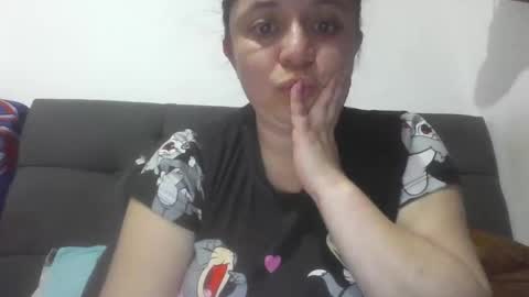 Snapshot of isabellaa_hills_ chatting on April 2026 03:27:02 PM isabellaa_hills_ online show from April 2026 03:27:02 PM