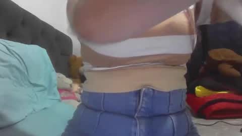 Snapshot of isabellaa_hills_ chatting on April 2026 09:19:01 PM isabellaa_hills_ online show from April 2026 09:19:01 PM