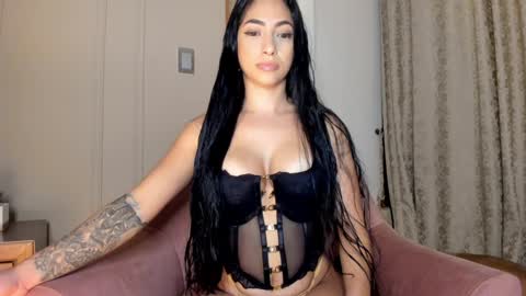 Snapshot of isabellabeker_ chatting on January 2025 03:06:02 AM ISABEL online show from January 2025 03:06:02 AM