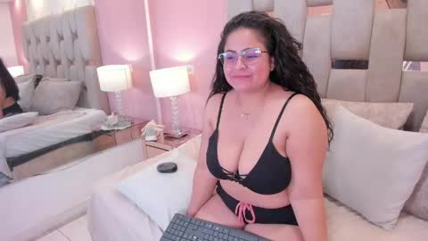 Isabella  online show from April 2026 05:47:02 AM