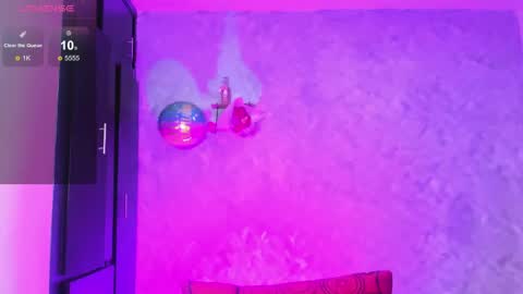 Instagram soybella01  online show from April 2026 05:17:01 PM