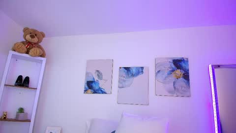 Isabella  online show from May 2026 03:40:02 PM