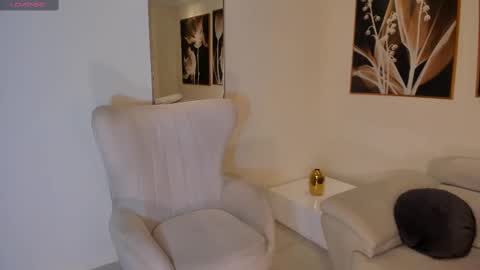 Isabella Kroft online show from February 2025 01:05:02 AM