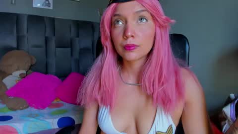 Snapshot of isabellamoons chatting on September 2025 09:07:02 PM Isabella anal squirt latina colombian paisa online show from September 2025 09:07:02 PM