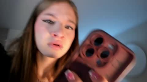 Isabella Moretti online show from April 2026 03:52:01 AM