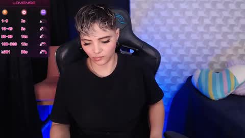 Snapshot of isabellamoutt chatting on February 2025 06:10:01 PM Isabella Mout online show from February 2025 06:10:01 PM