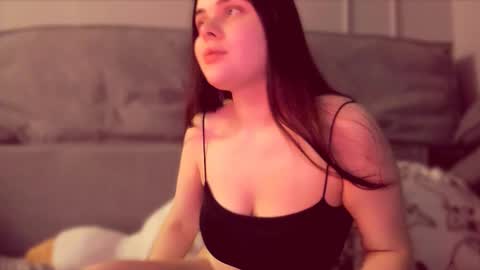 Isabella online show from October 2025 07:45:01 PM