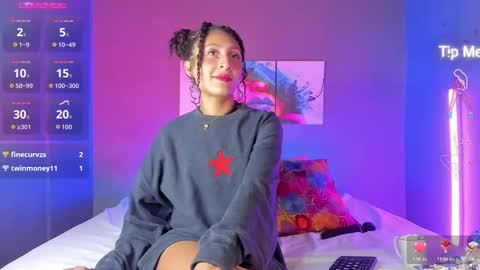 Isabella online show from October 2025 10:33:02 PM