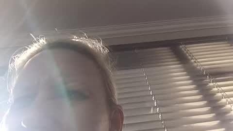 Isabelle Cora online show from June 2026 07:05:02 AM