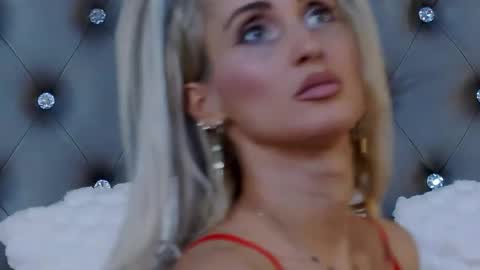 Snapshot of isabelleethan chatting on February 2025 06:51:02 AM IsabelleEthan online show from February 2025 06:51:02 AM