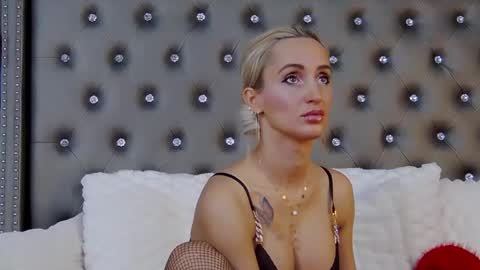 Snapshot of isabelleethan chatting on February 2025 02:31:01 AM IsabelleEthan online show from February 2025 02:31:01 AM