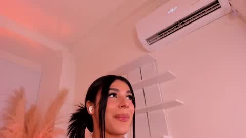 Snapshot of isabellefoxx chatting on April 2026 01:42:02 AM Isa online show from April 2026 01:42:02 AM