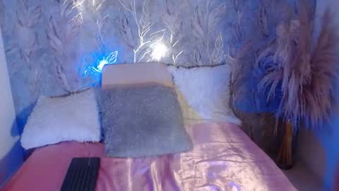 Snapshot of isabellj28 chatting on December 2025 03:14:02 AM isabellj28 online show from December 2025 03:14:02 AM