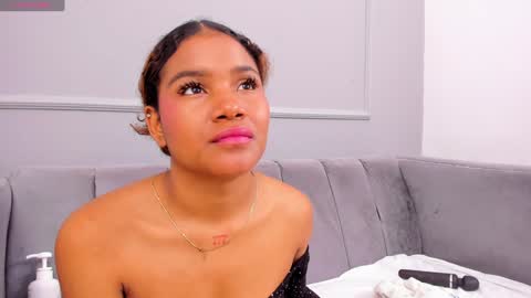 Isabellsmmith online show from January 2025 10:05:01 AM