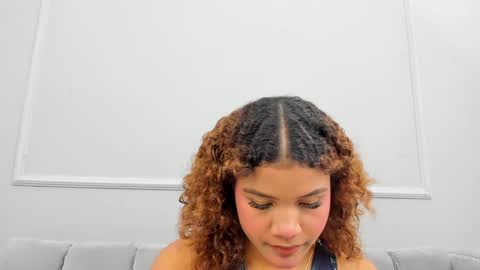 Isabellsmmith online show from January 2025 04:04:01 AM