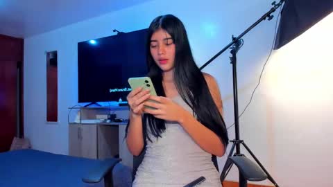 isadamorex online show from September 2025 03:46:02 PM