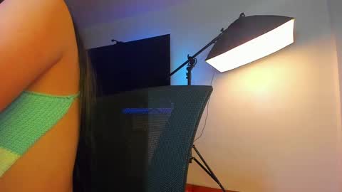 isadamorex online show from September 2025 03:35:02 PM