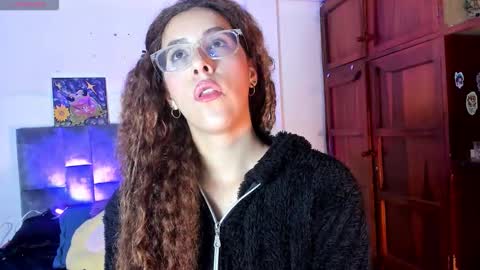 Isabela  online show from November 2025 03:17:01 AM