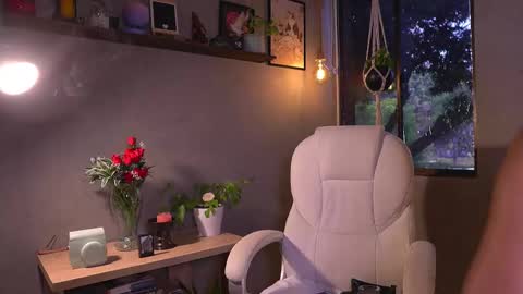 Snapshot of isapetit_ chatting on September 2025 12:49:02 PM Isa Isabella online show from September 2025 12:49:02 PM
