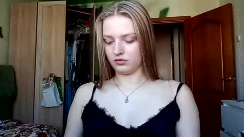 Snapshot of isarayner chatting on July 2026 08:05:01 AM Vita online show from July 2026 08:05:01 AM