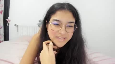 Snapshot of isasuarezzzz chatting on March 2026 11:00:02 PM Isa Suarez online show from March 2026 11:00:02 PM