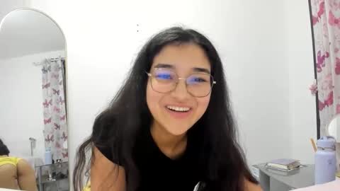 Snapshot of isasuarezzzz chatting on March 2026 09:30:01 PM Isa Suarez online show from March 2026 09:30:01 PM