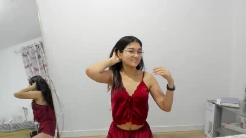 Snapshot of isasuarezzzz chatting on March 2026 09:15:01 PM Isa Suarez online show from March 2026 09:15:01 PM