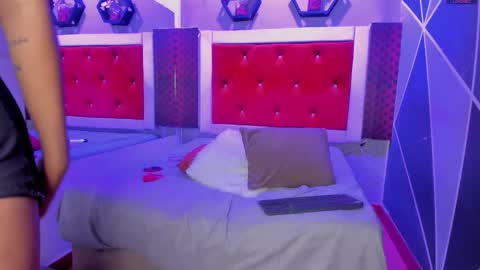 Snapshot of isauramontiel chatting on December 2025 09:01:02 PM Isaura online show from December 2025 09:01:02 PM