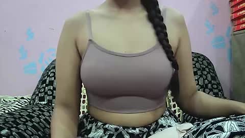 ishika_singh_ online show from March 2026 01:43:01 AM
