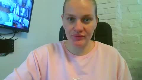 Snapshot of isingle_mom chatting on September 2025 07:55:02 AM isingle_mom online show from September 2025 07:55:02 AM