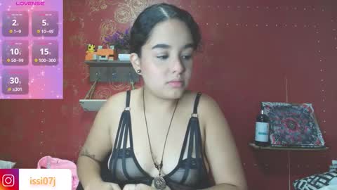 Snapshot of isis_blade chatting on October 2025 03:43:01 PM Isis Blade online show from October 2025 03:43:01 PM