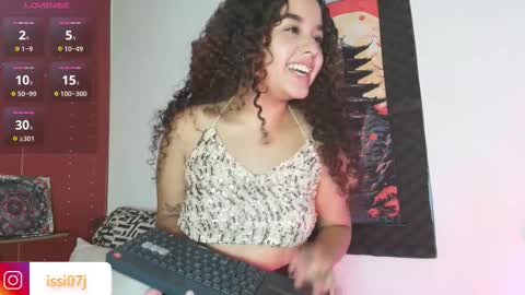 Snapshot of isis_blade chatting on October 2025 05:13:01 PM Isis Blade online show from October 2025 05:13:01 PM