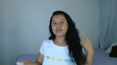 Snapshot of isis_cb17 chatting on February 2025 09:58:01 AM Isis online show from February 2025 09:58:01 AM