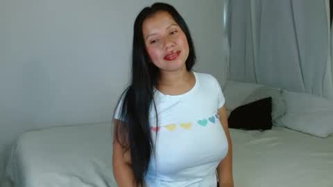 Snapshot of isis_cb17 chatting on February 2025 06:31:02 PM Isis online show from February 2025 06:31:02 PM