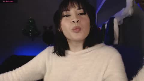 Snapshot of isis_diosa chatting on December 2024 10:45:02 PM Ana Maria online show from December 2024 10:45:02 PM