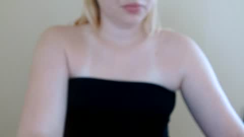Snapshot of isla00 chatting on July 2026 06:09:01 AM Isla online show from July 2026 06:09:01 AM