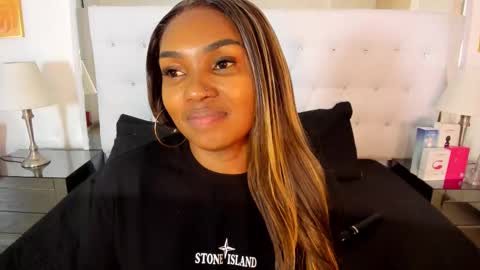 Snapshot of isla_scott chatting on March 2026 11:28:02 AM Vanessa online show from March 2026 11:28:02 AM