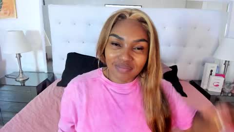 Snapshot of isla_scott chatting on March 2026 11:14:01 AM Vanessa online show from March 2026 11:14:01 AM