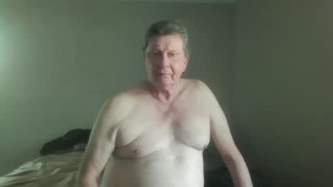 island625103 online show from September 2025 09:09:01 PM