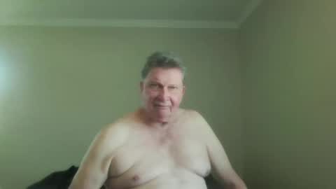 island625103 online show from October 2025 07:34:01 PM