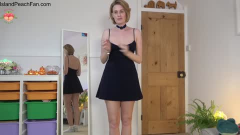 Snapshot of island_peach chatting on October 2025 07:13:01 PM Lou Peaches online show from October 2025 07:13:01 PM