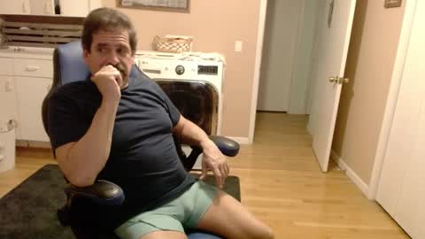 Snapshot of islandguy70 chatting on November 2025 05:18:02 AM Jim online show from November 2025 05:18:02 AM