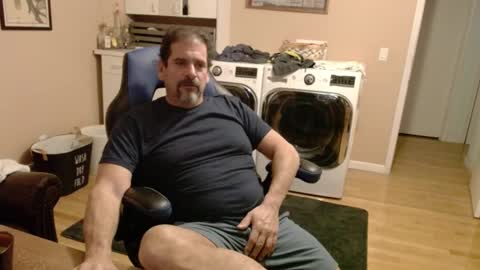 Snapshot of islandguy70 chatting on November 2025 04:00:01 AM Jim online show from November 2025 04:00:01 AM