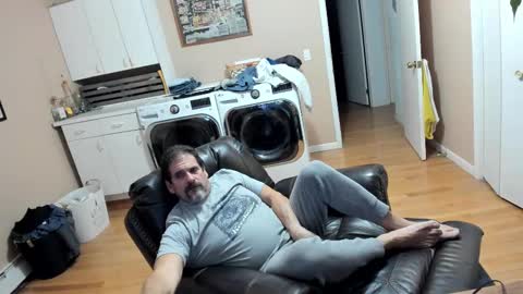 Snapshot of islandguy70 chatting on November 2025 10:15:02 PM Jim online show from November 2025 10:15:02 PM