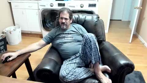 Snapshot of islandguy70 chatting on November 2025 10:31:02 PM Jim online show from November 2025 10:31:02 PM