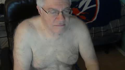 Snapshot of islesman22 chatting on December 2025 12:00:01 PM islesman22 online show from December 2025 12:00:01 PM