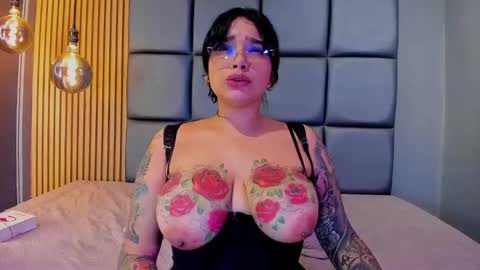 Snapshot of ismaly_castillo chatting on October 2025 01:39:01 AM c online show from October 2025 01:39:01 AM