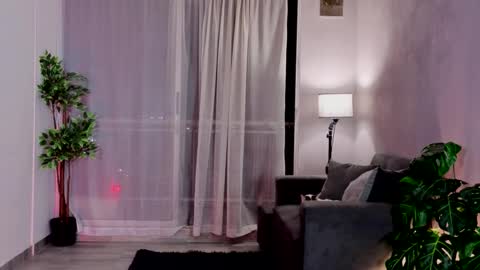 Snapshot of isnotforeveryone chatting on September 2025 03:10:01 AM Julyane online show from September 2025 03:10:01 AM