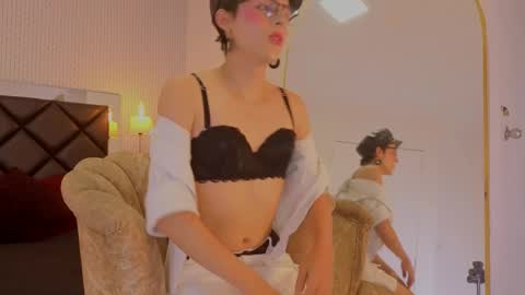 Isol online show from April 2026 08:09:02 PM